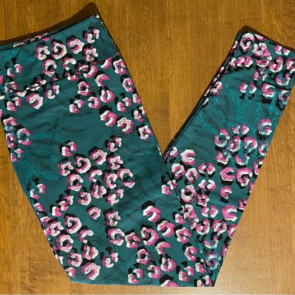 LuLaRoe TC2 Leggings.